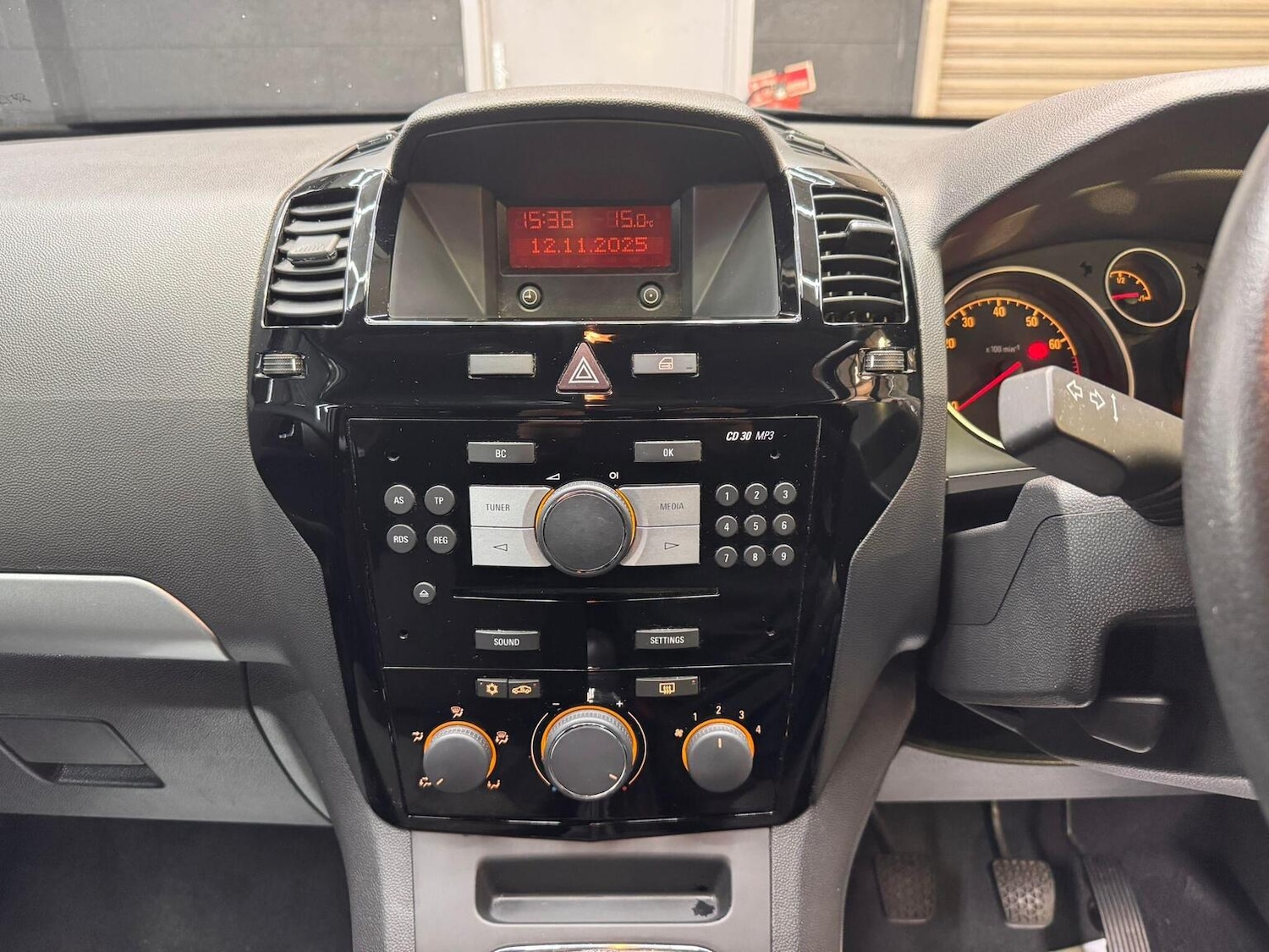 Used Vauxhall Zafira 2013 for sale - 76918421: Photo 31