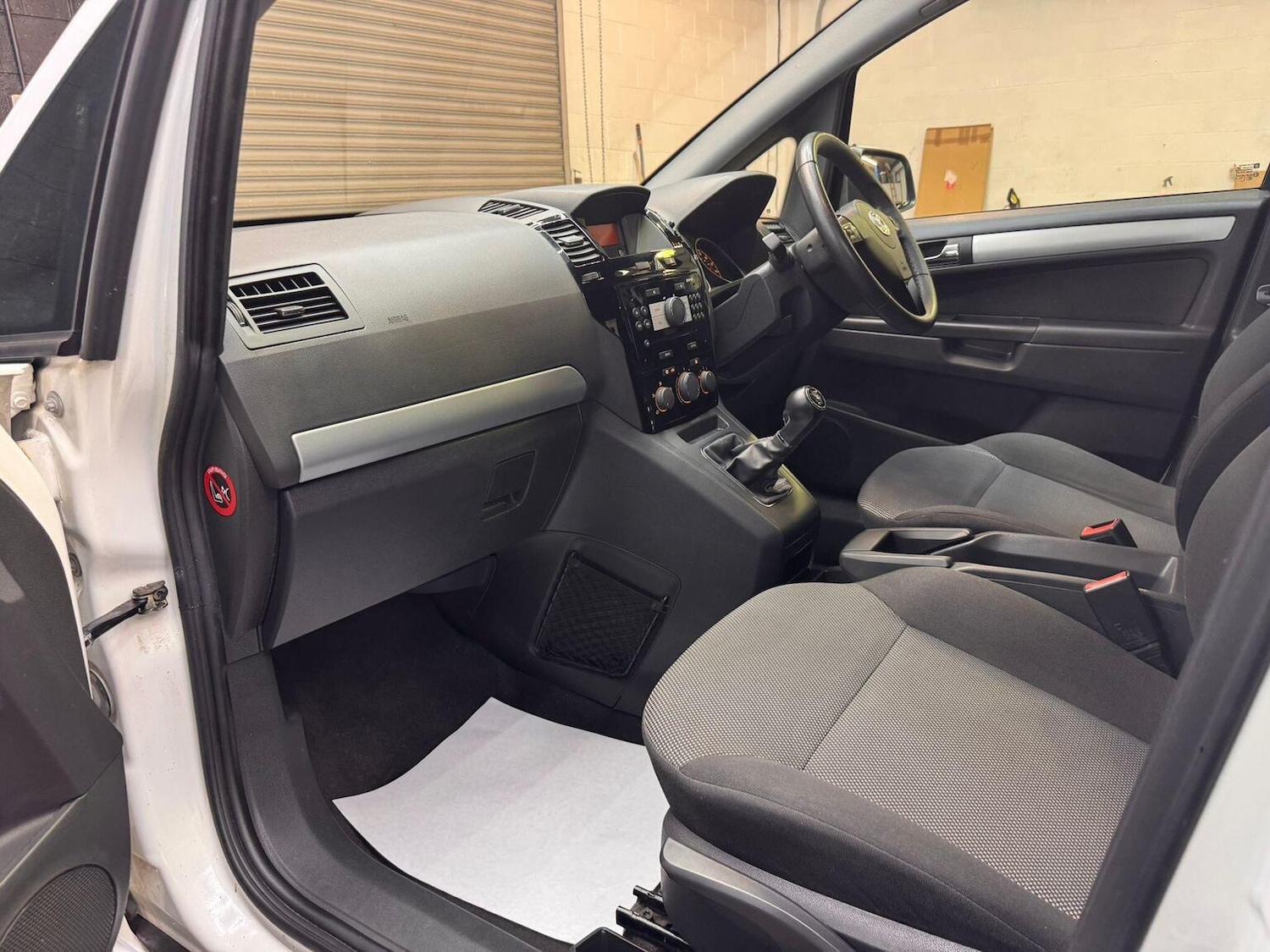 Used Vauxhall Zafira 2013 for sale - 76918421: Photo 34