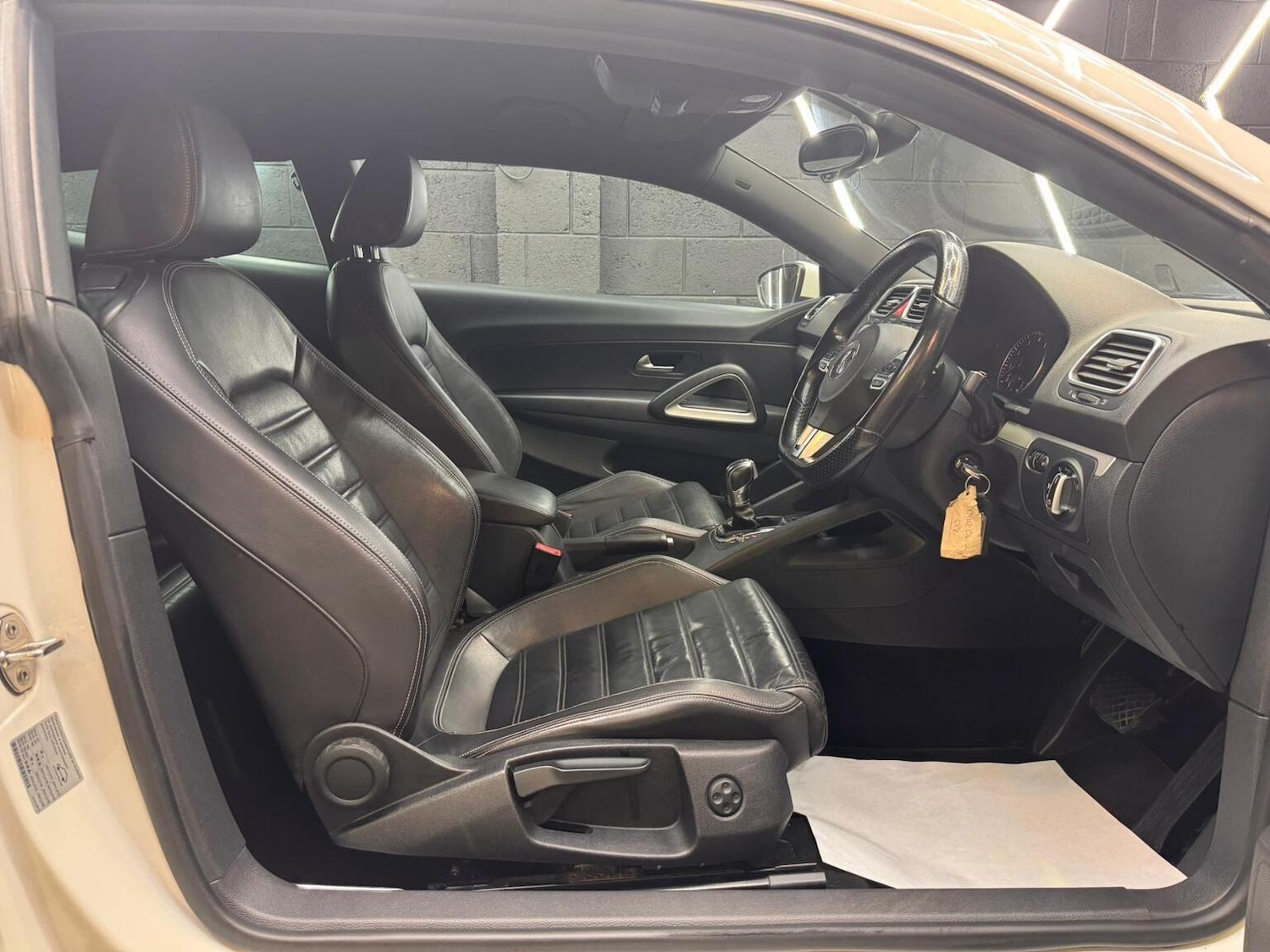 Used Volkswagen Scirocco 2012 for sale - 76769948: Photo 30