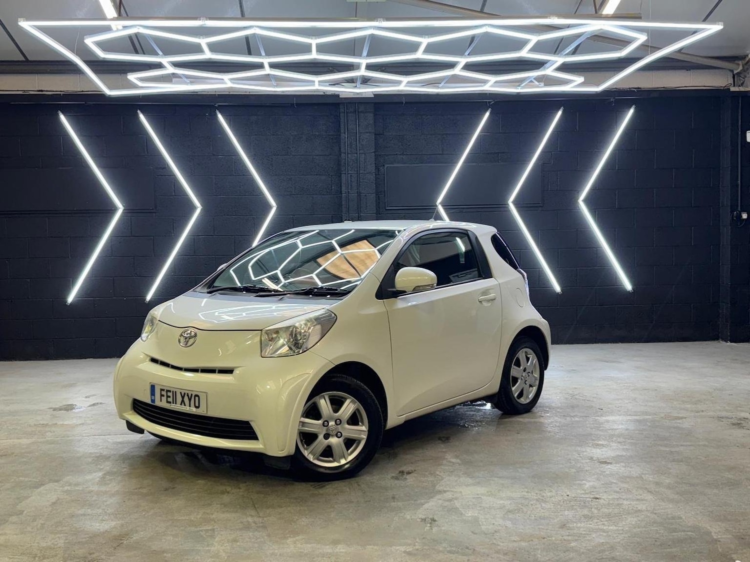 Used Toyota IQ 2011 for sale - 76725768: Photo 2