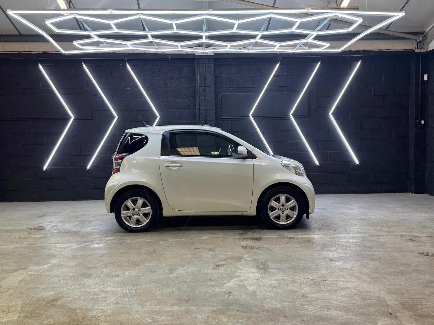 Used Toyota IQ 2011 for sale - 76725768: Photo 23