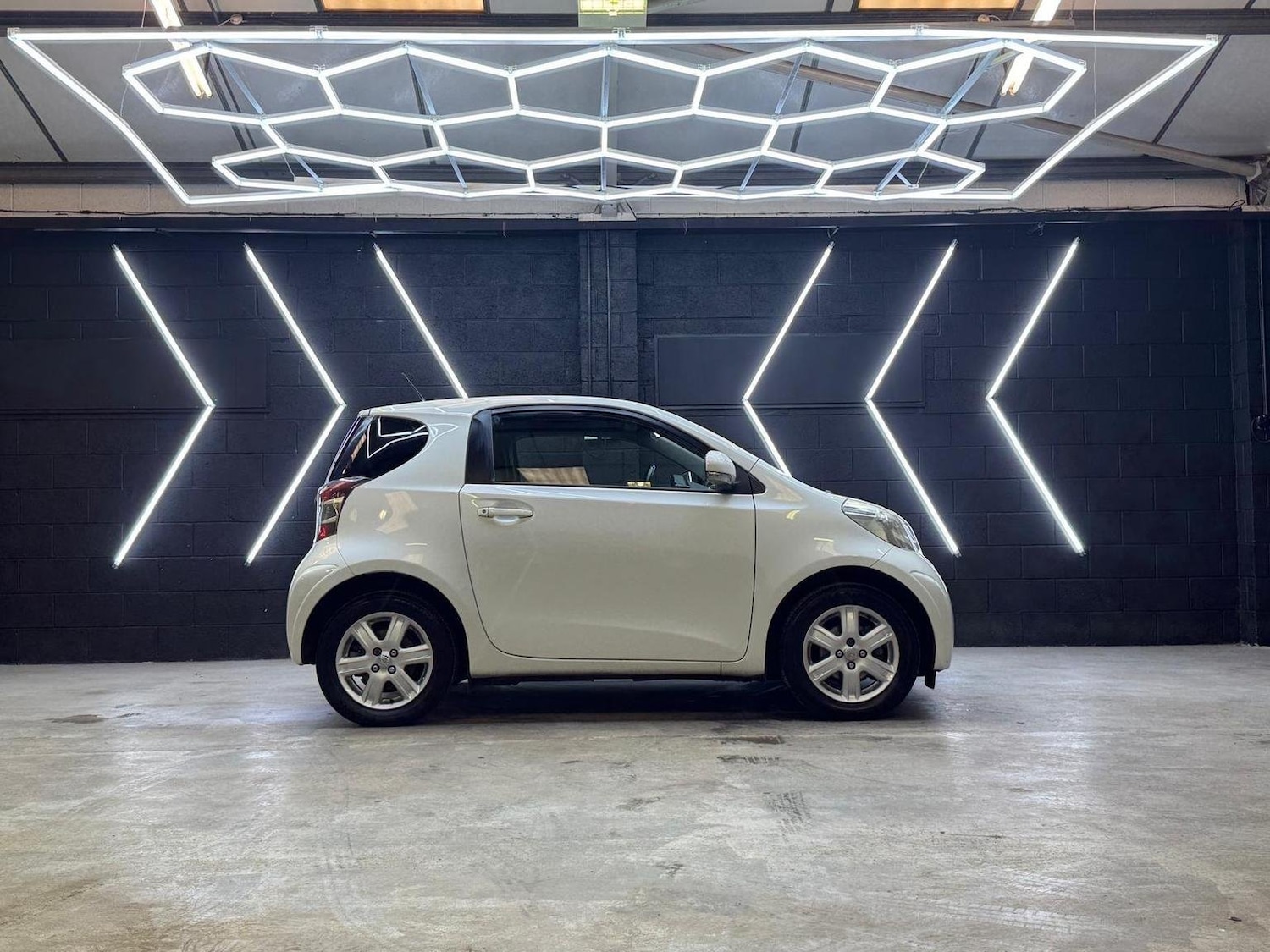 Used Toyota IQ 2011 for sale - 76725768: Photo 28