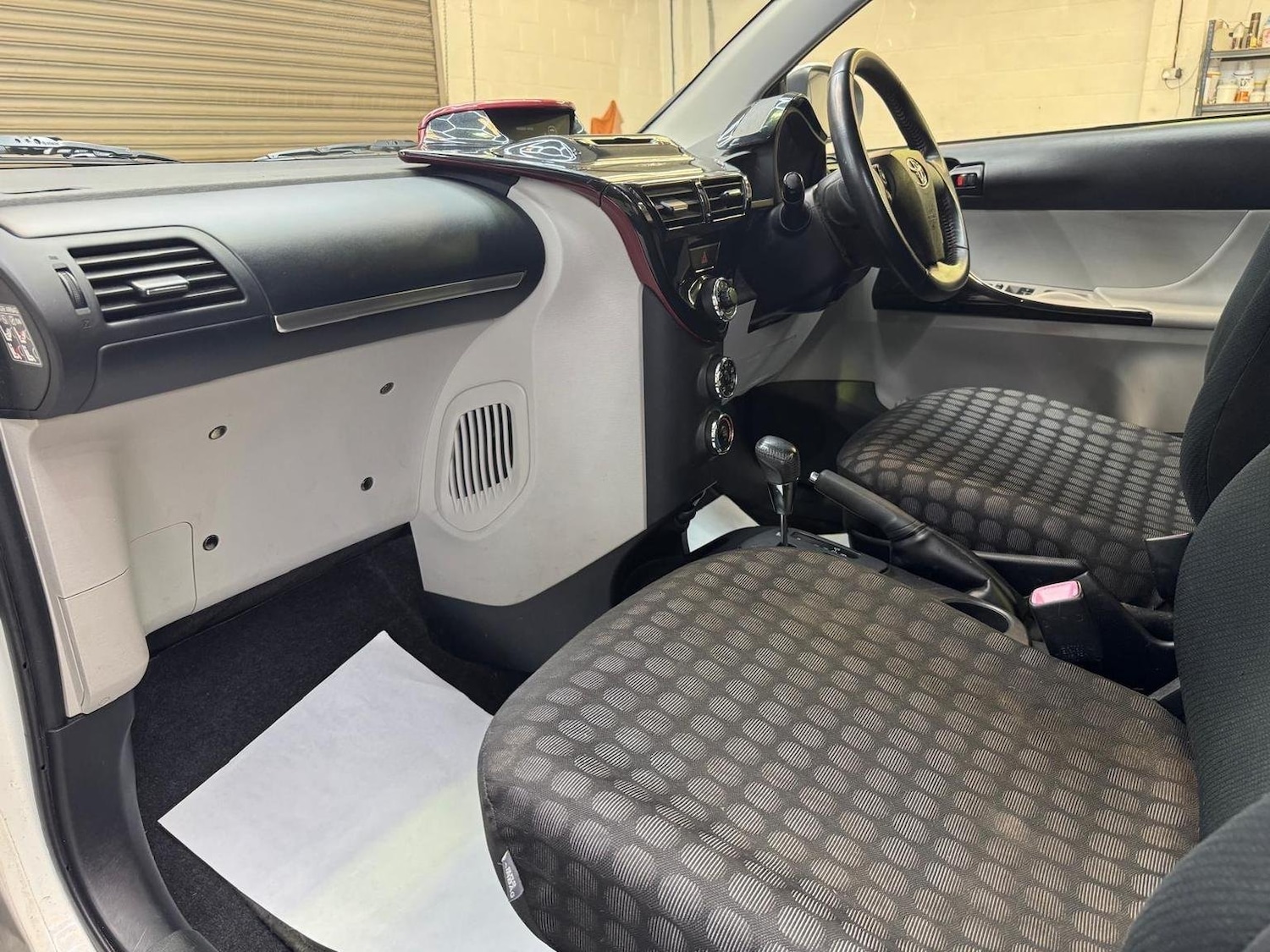 Used Toyota IQ 2011 for sale - 76725768: Photo 38