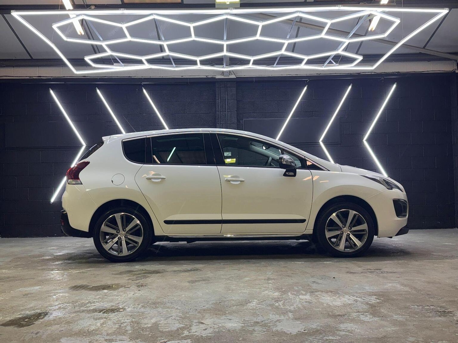 Used Peugeot 3008 2016 for sale - 76918419: Photo 27