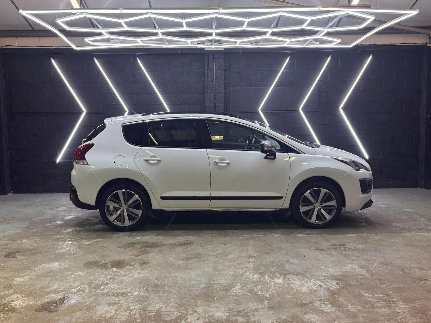 Used Peugeot 3008 2016 for sale - 76918419: Photo 28