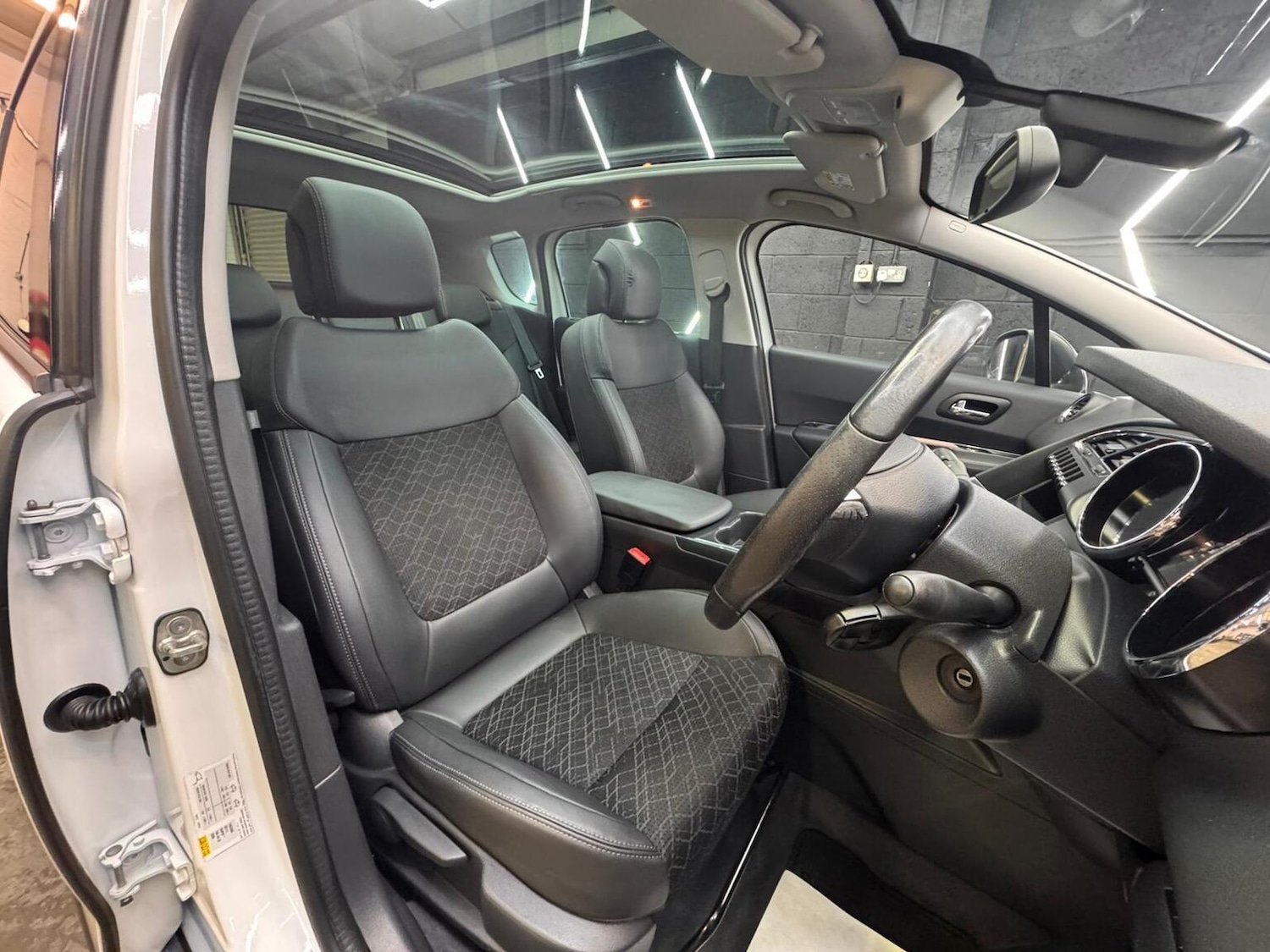 Used Peugeot 3008 2016 for sale - 76918419: Photo 33