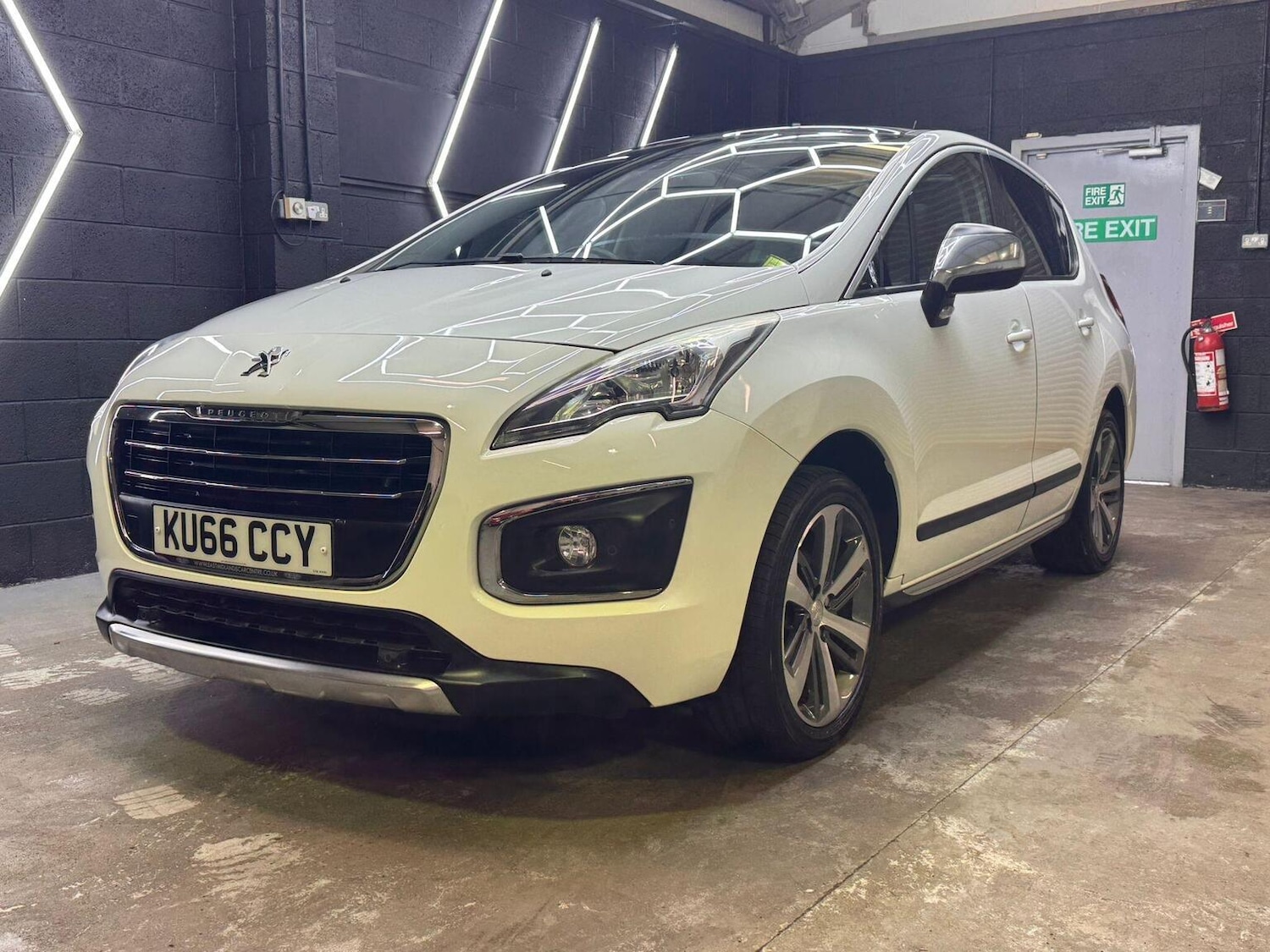 Used Peugeot 3008 2016 for sale - 76918419: Photo 4