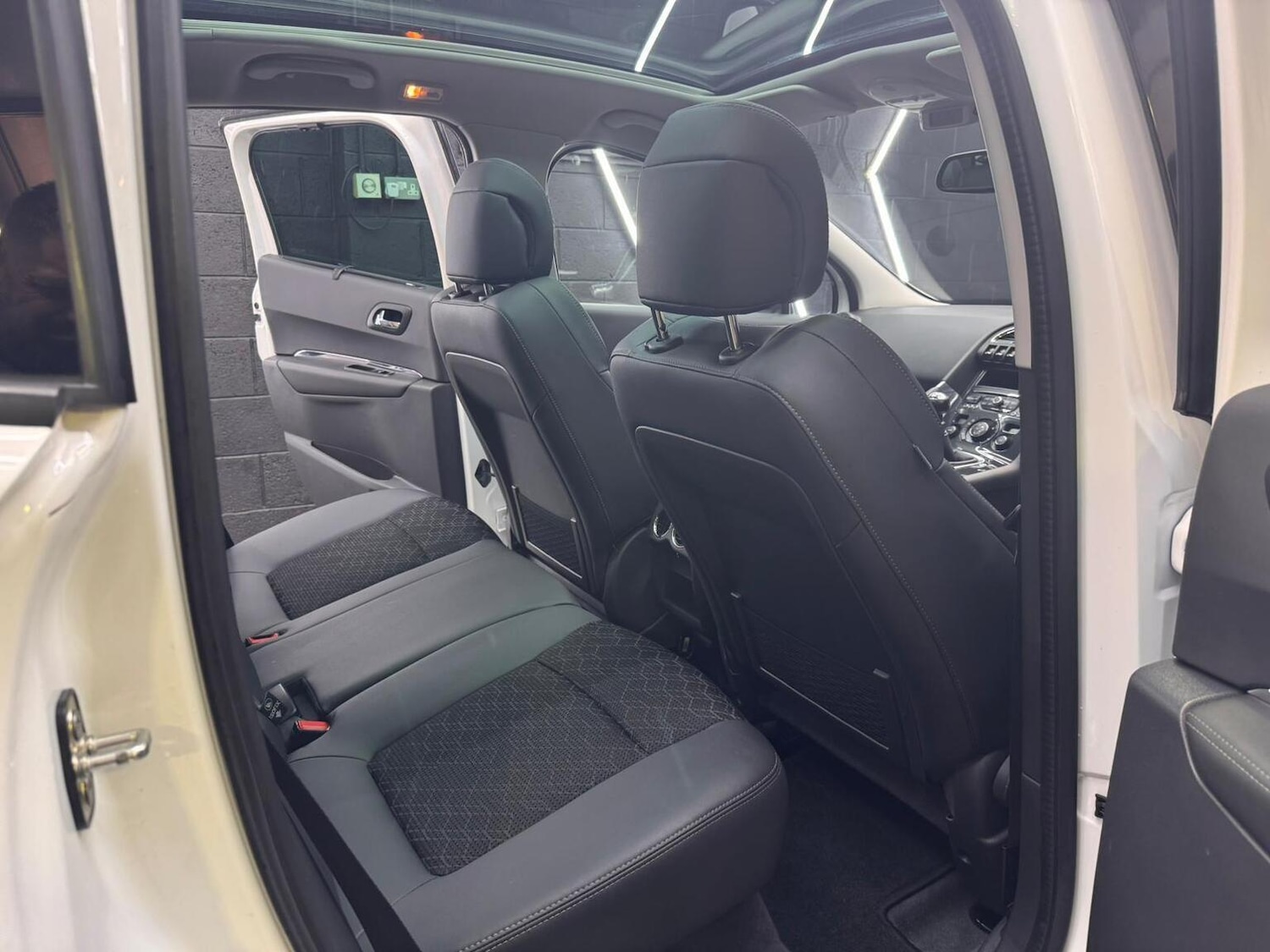 Used Peugeot 3008 2016 for sale - 76918419: Photo 48