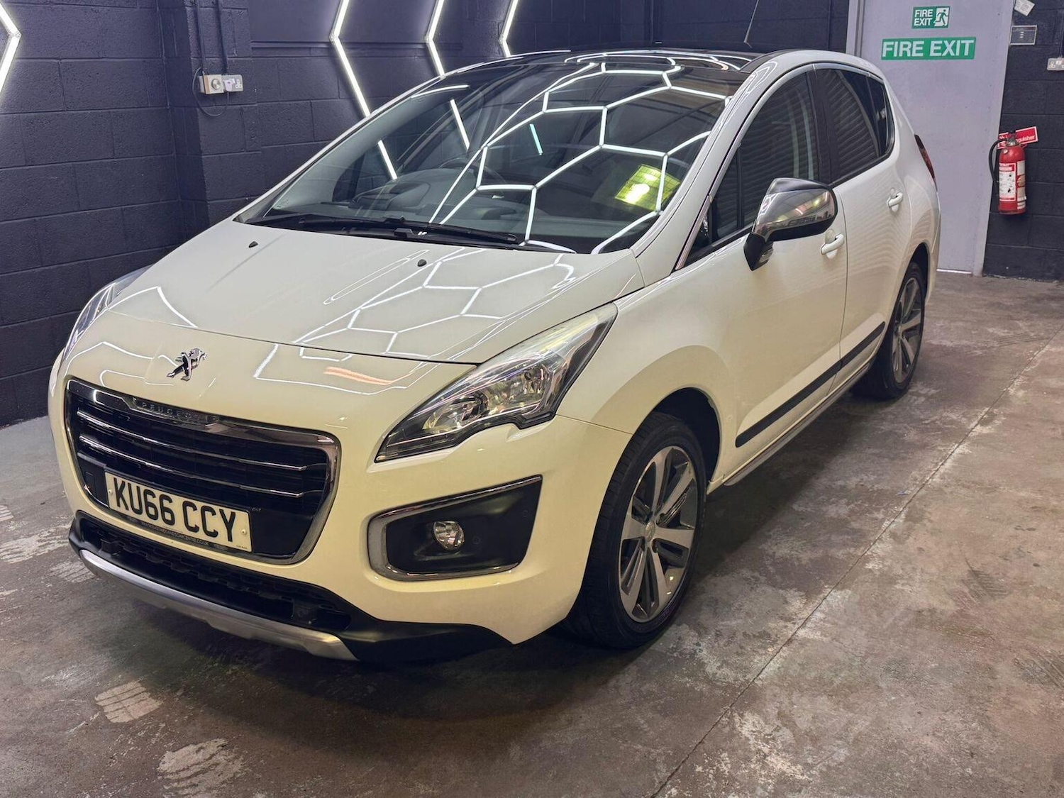 Used Peugeot 3008 2016 for sale - 76918419: Photo 5