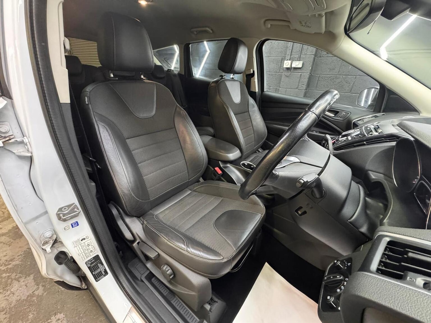 Used Ford Kuga 2015 for sale - 76793399: Photo 34