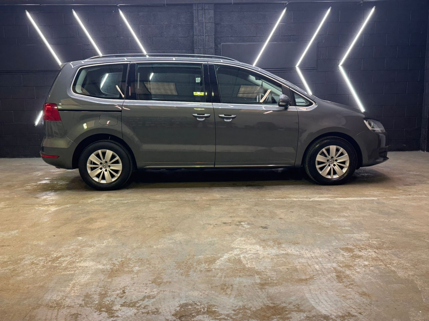 Used Volkswagen Sharan 2012 for sale - 77997272: Photo 25