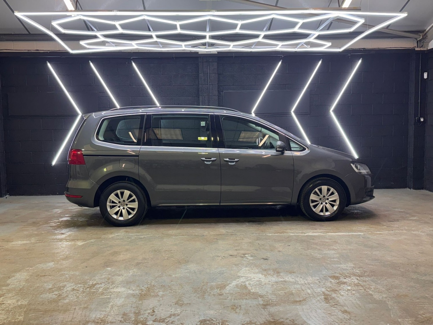 Used Volkswagen Sharan 2012 for sale - 77997272: Photo 27