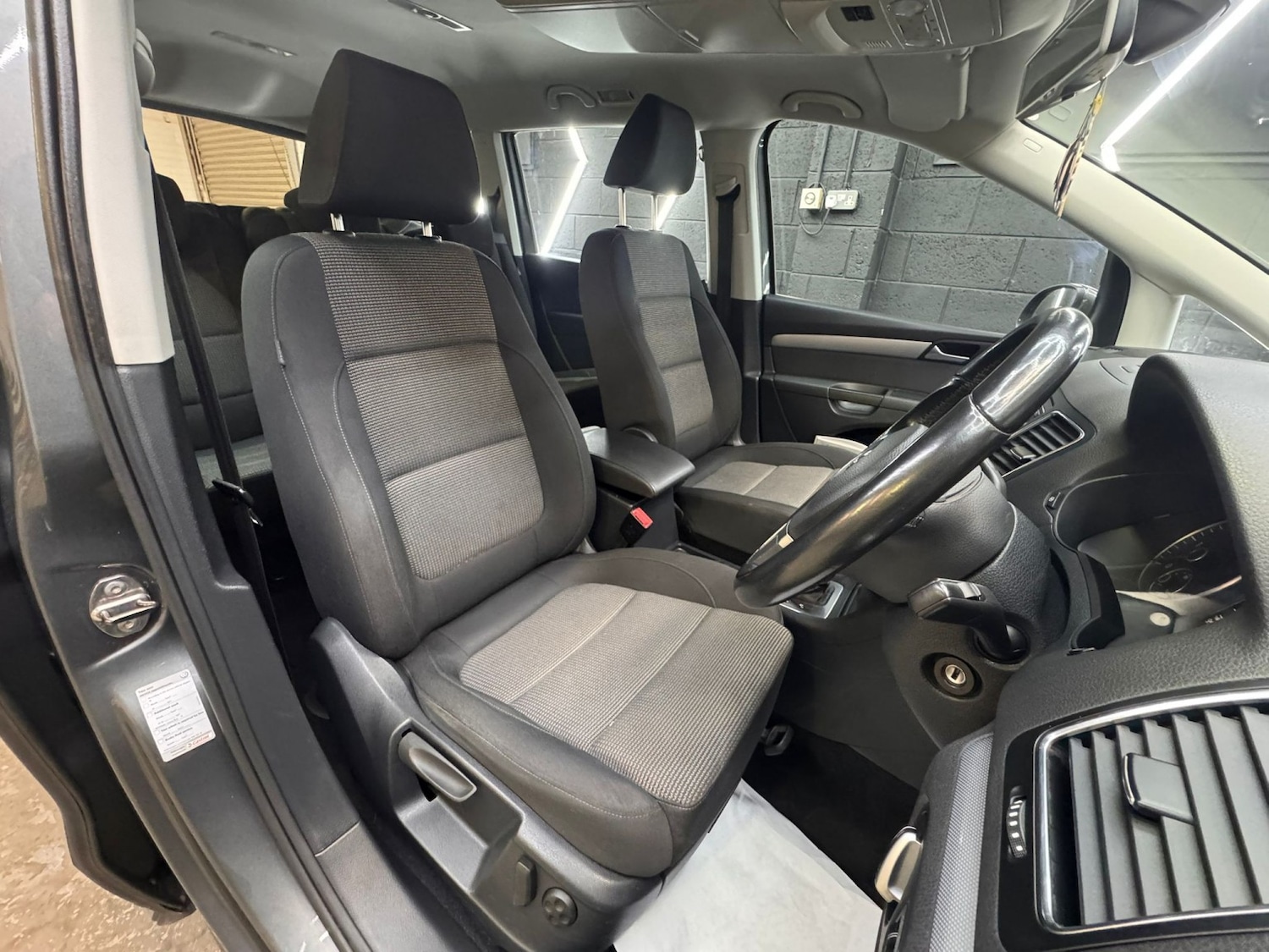 Used Volkswagen Sharan 2012 for sale - 77997272: Photo 33