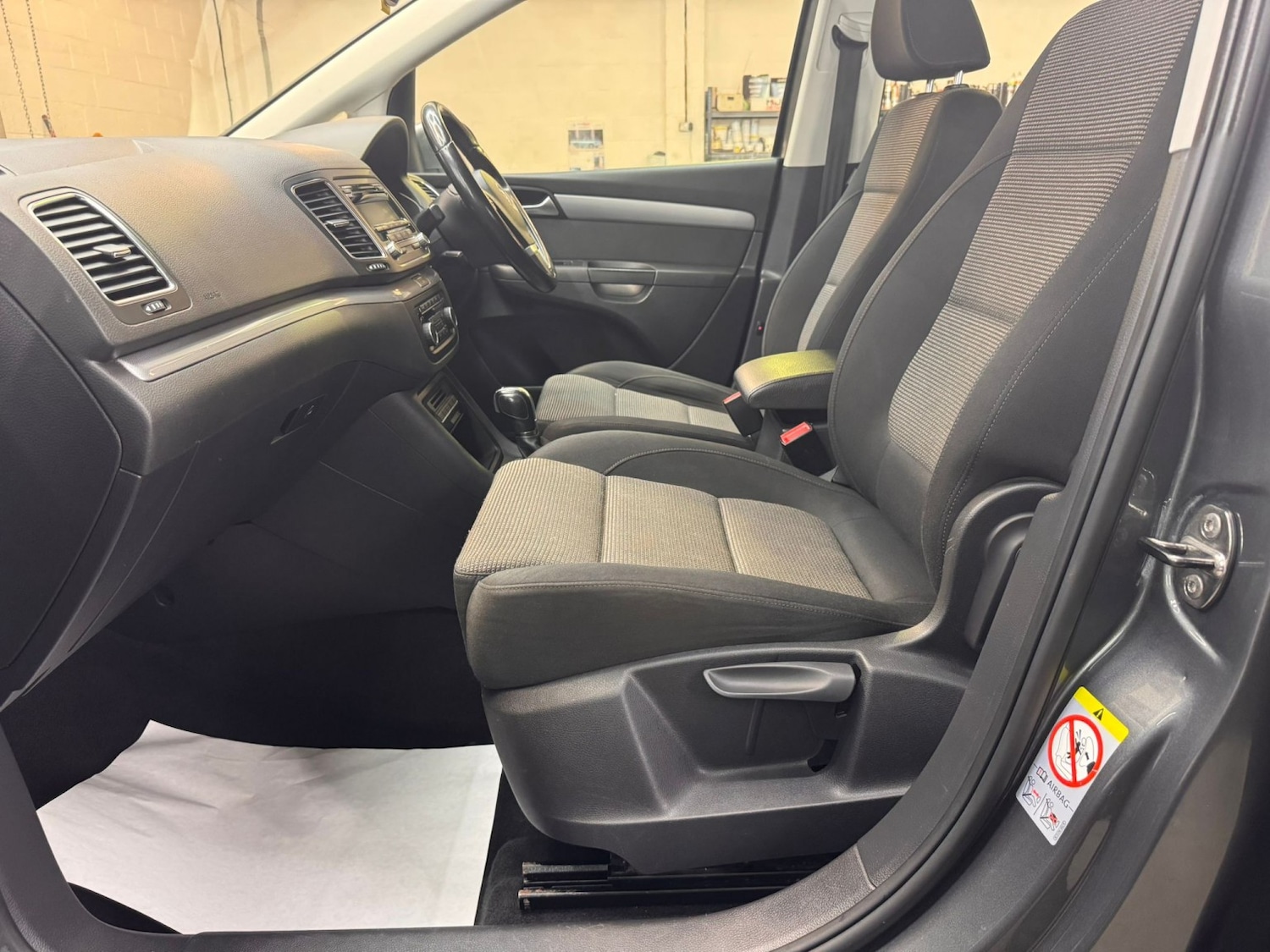 Used Volkswagen Sharan 2012 for sale - 77997272: Photo 41