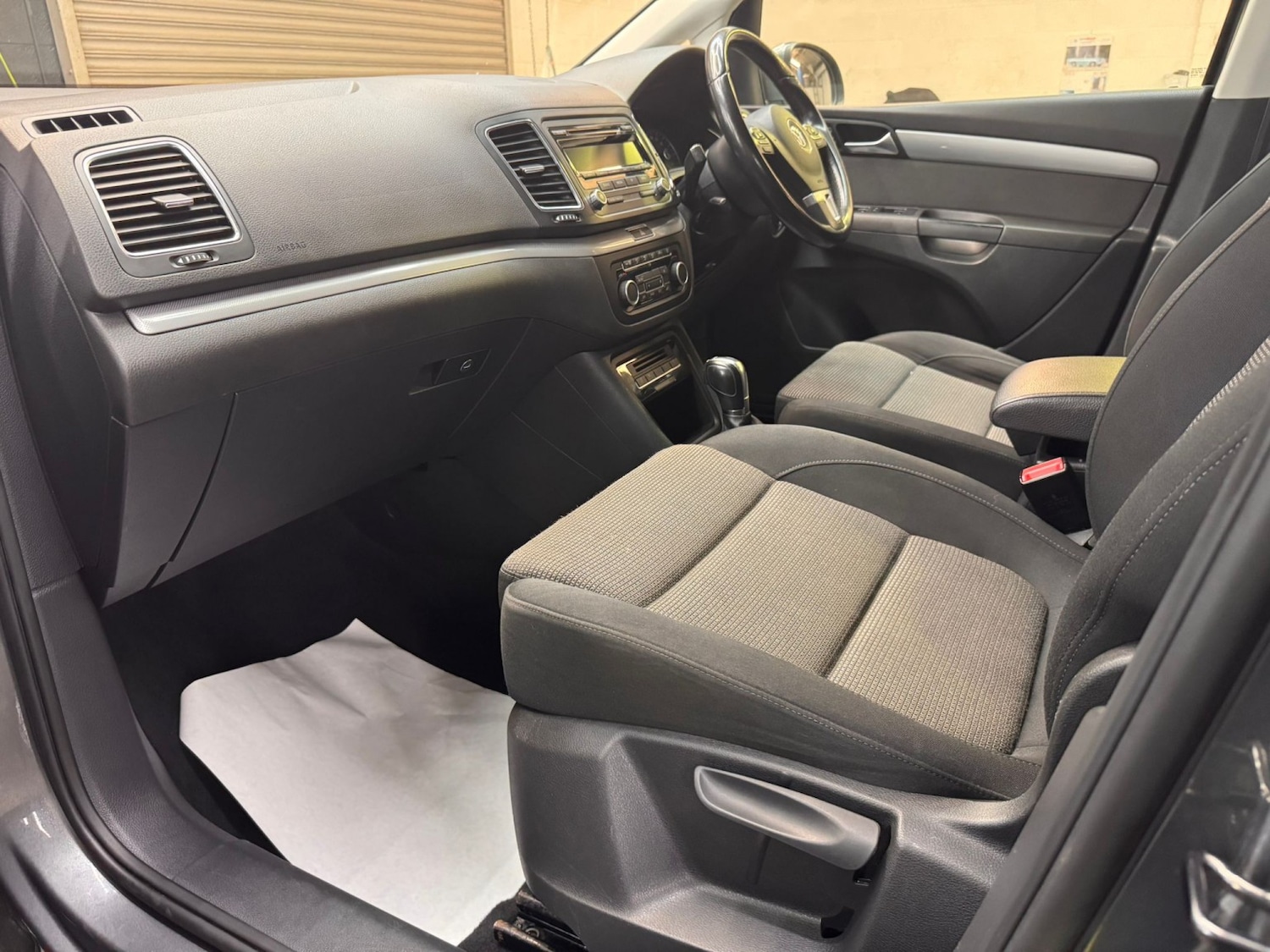 Used Volkswagen Sharan 2012 for sale - 77997272: Photo 46