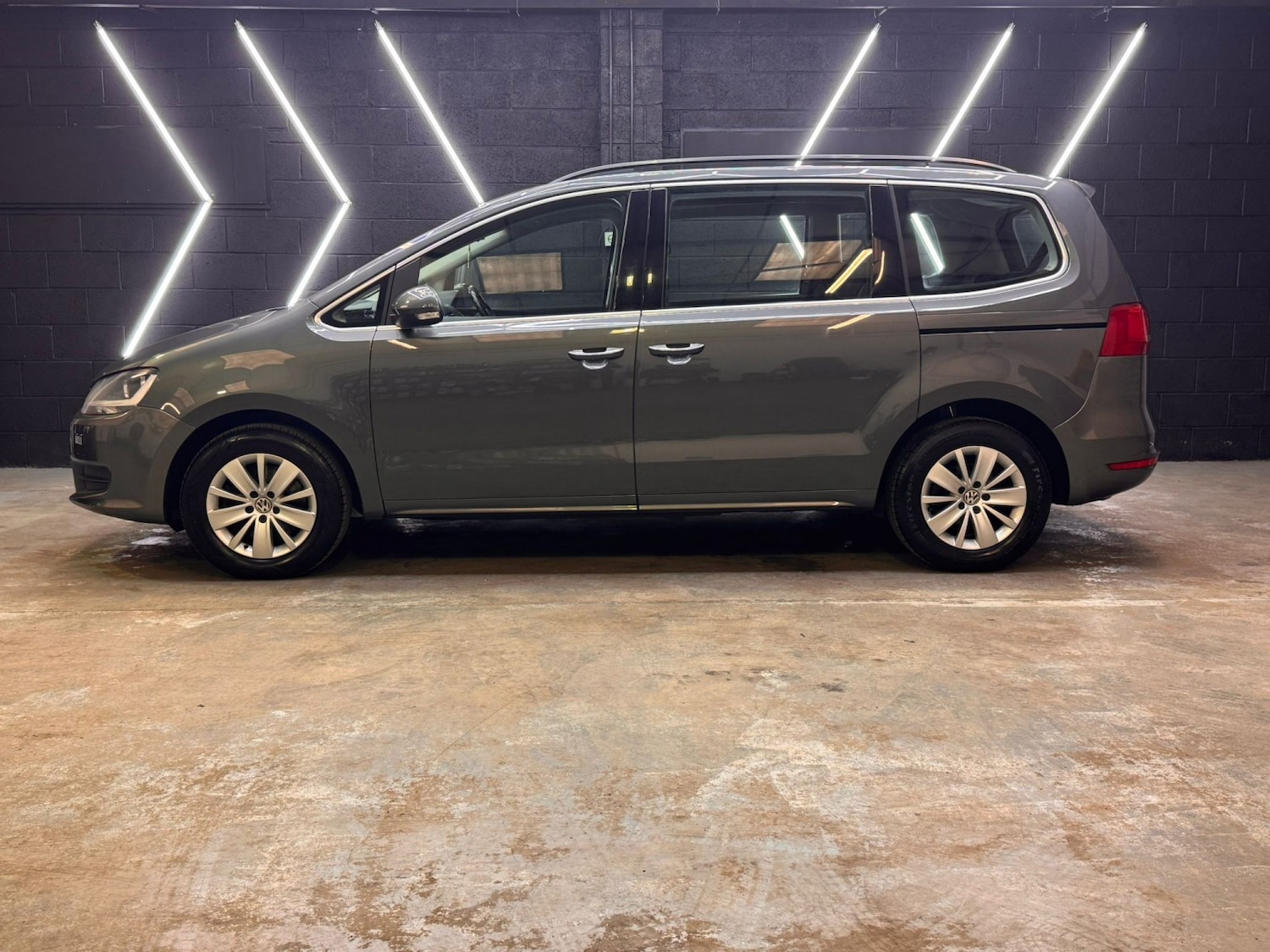 Used Volkswagen Sharan 2012 for sale - 77997272: Photo 8