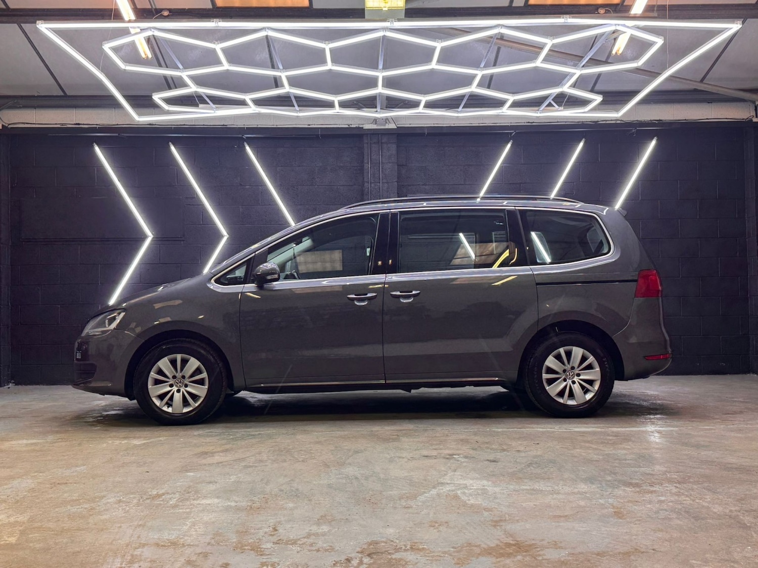 Used Volkswagen Sharan 2012 for sale - 77997272: Photo 9