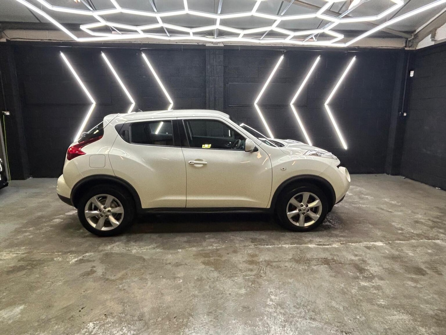Used Nissan Juke 2011 for sale - 77289231: Photo 14