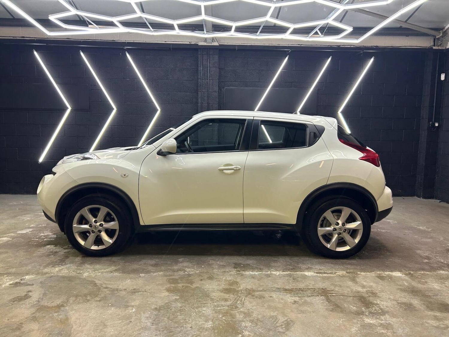 Used Nissan Juke 2011 for sale - 77289231: Photo 4