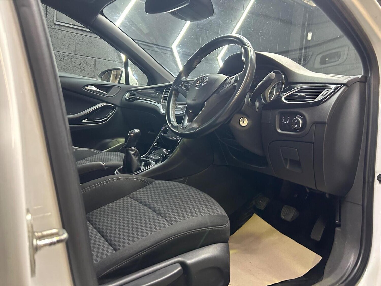 Used Vauxhall Astra 2016 for sale - 76725763: Photo 24