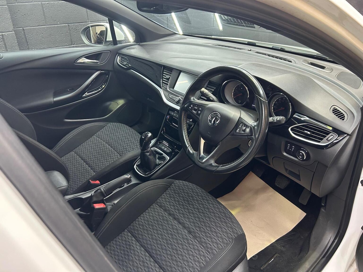 Used Vauxhall Astra 2016 for sale - 76725763: Photo 26