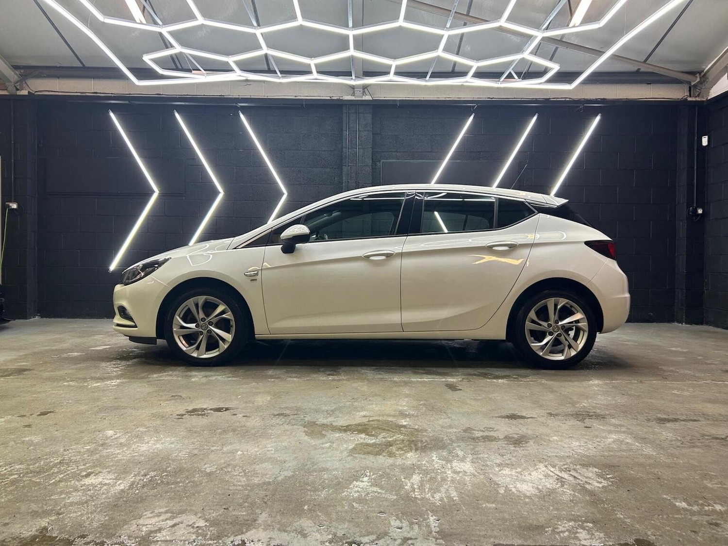 Used Vauxhall Astra 2016 for sale - 76725763: Photo 6