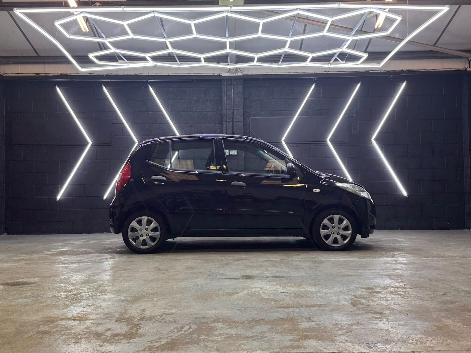 Used Hyundai i10 2011 for sale - 77721327: Photo 27