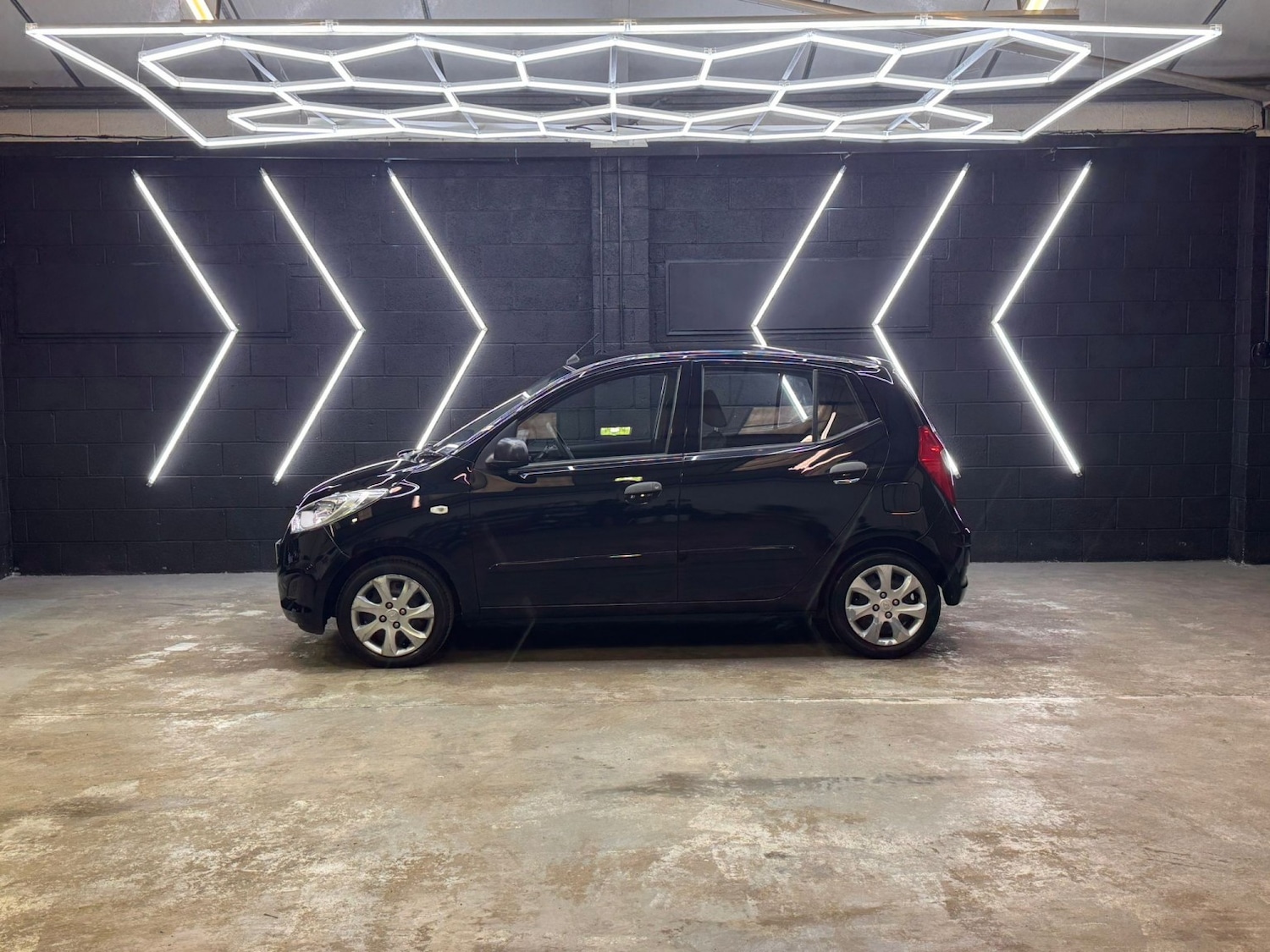 Used Hyundai i10 2011 for sale - 77721327: Photo 3