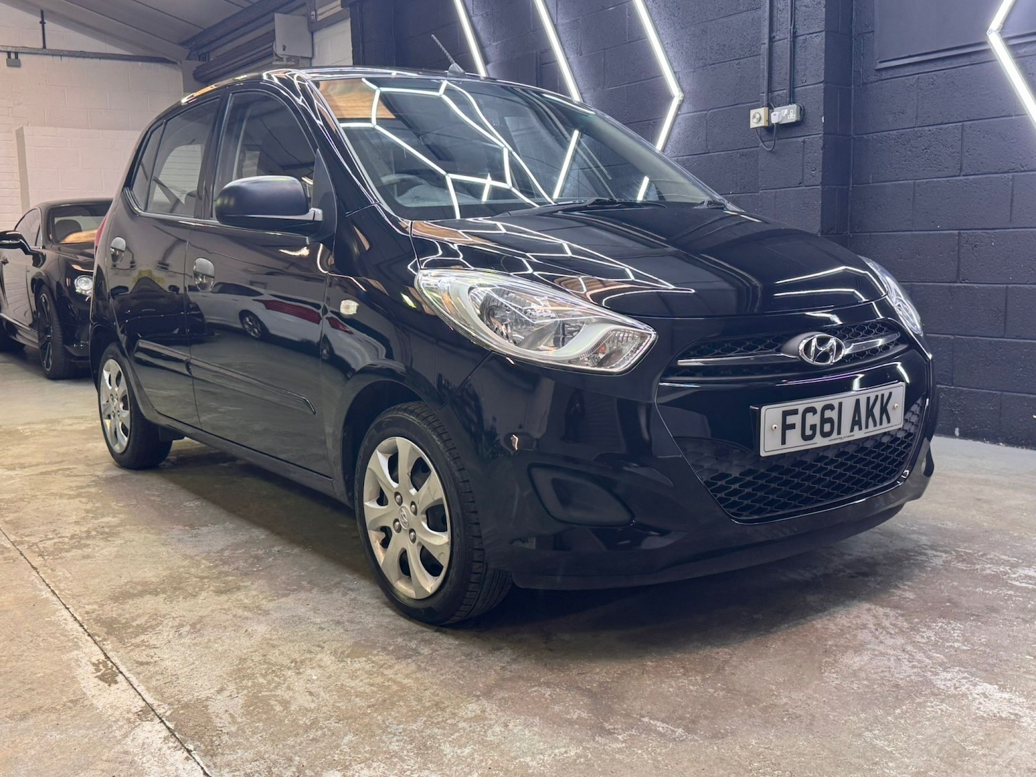 Used Hyundai i10 2011 for sale - 77721327: Photo 30