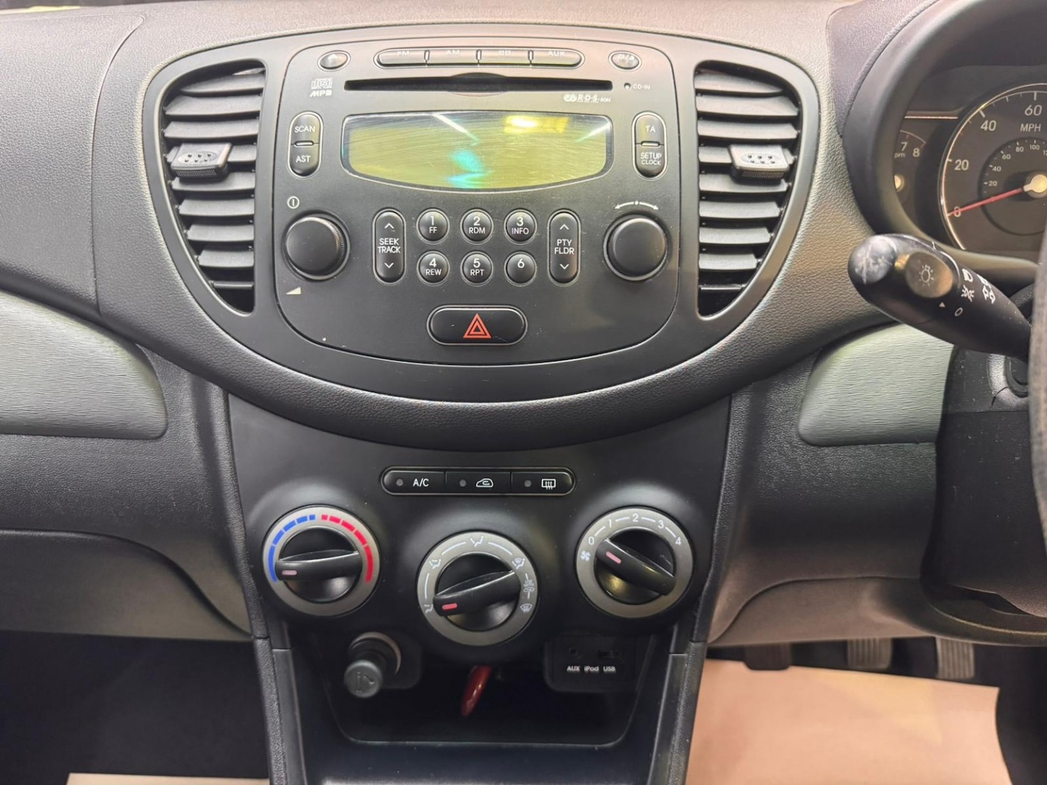 Used Hyundai i10 2011 for sale - 77721327: Photo 38