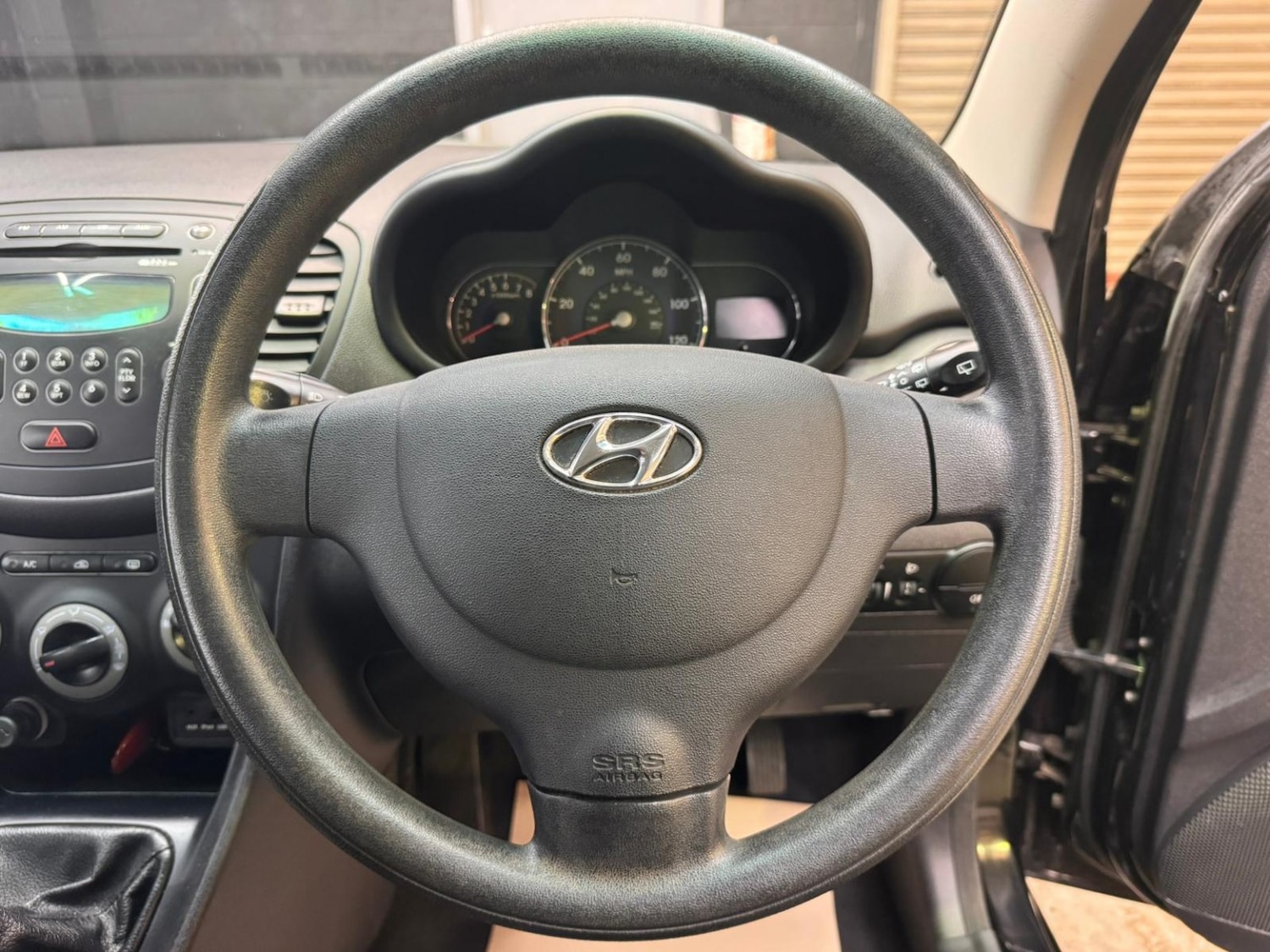 Used Hyundai i10 2011 for sale - 77721327: Photo 39