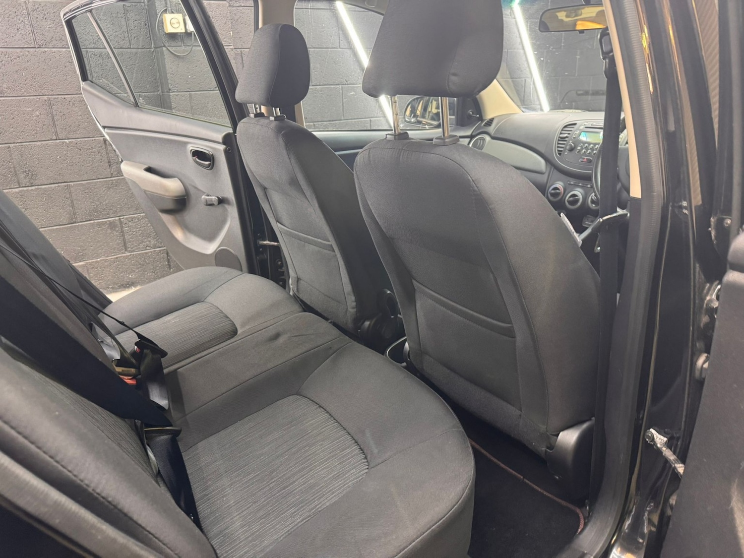 Used Hyundai i10 2011 for sale - 77721327: Photo 43