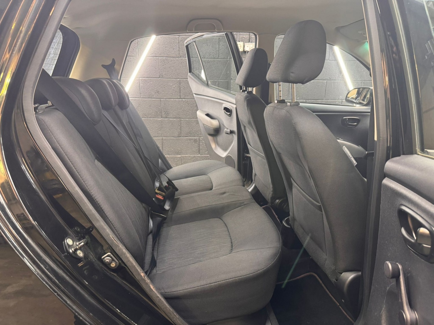 Used Hyundai i10 2011 for sale - 77721327: Photo 44