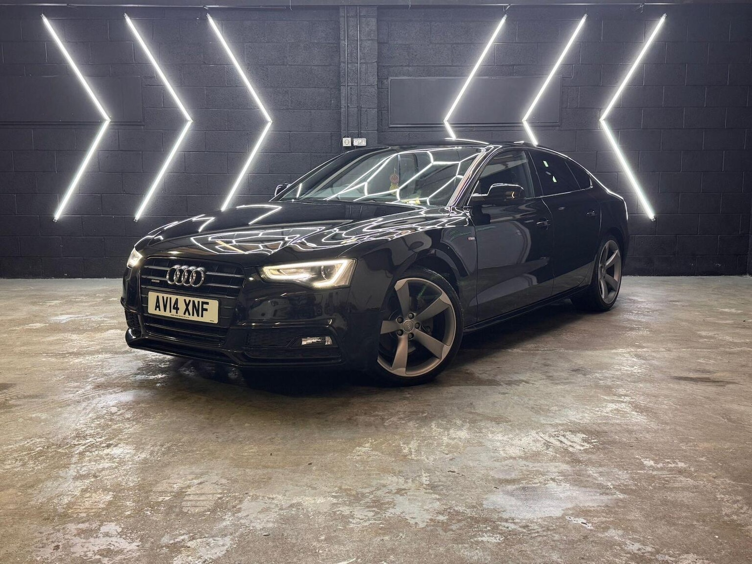 Used Audi A5 2014 for sale - 76725677: Photo 2