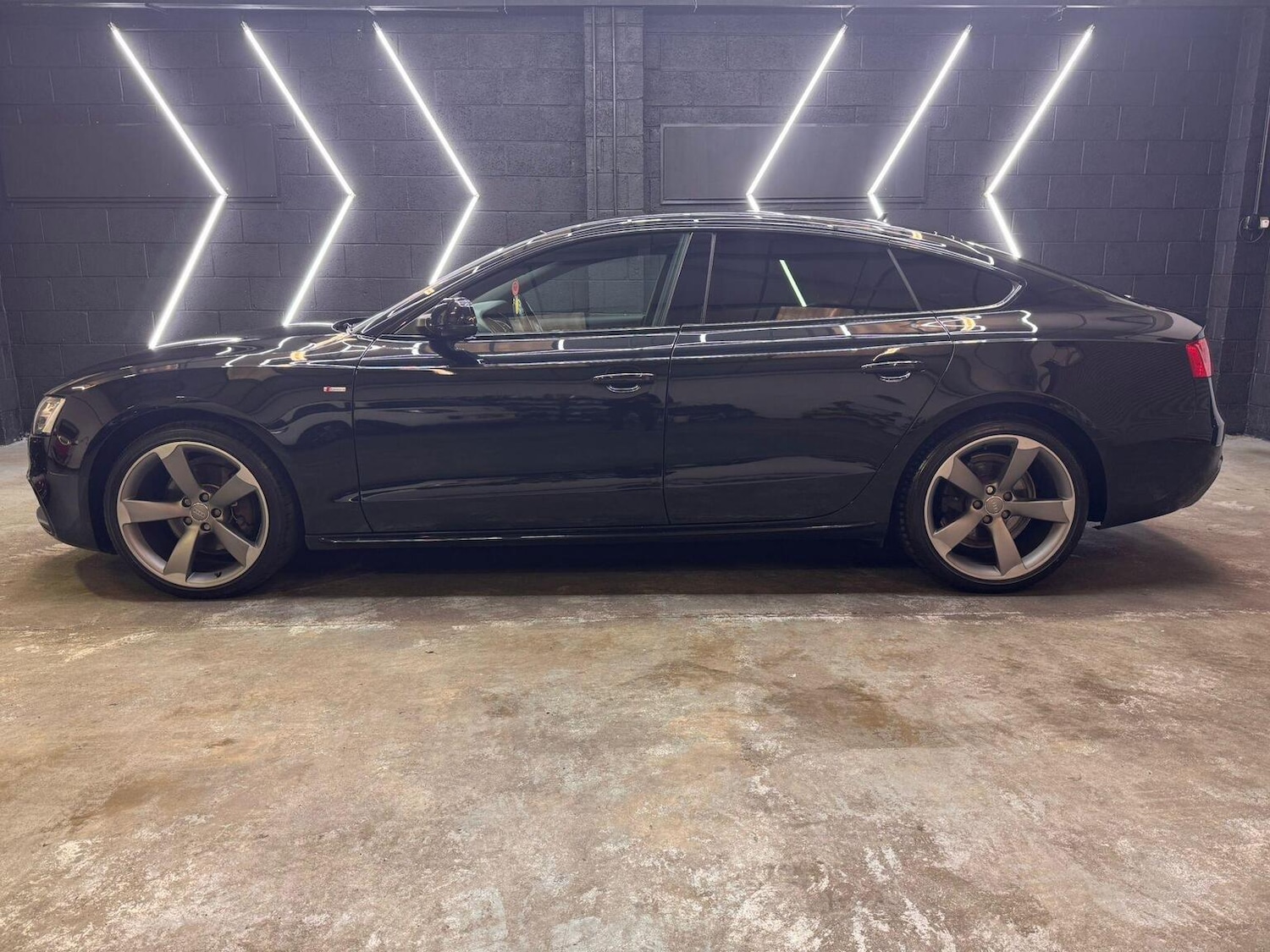 Used Audi A5 2014 for sale - 76725677: Photo 8