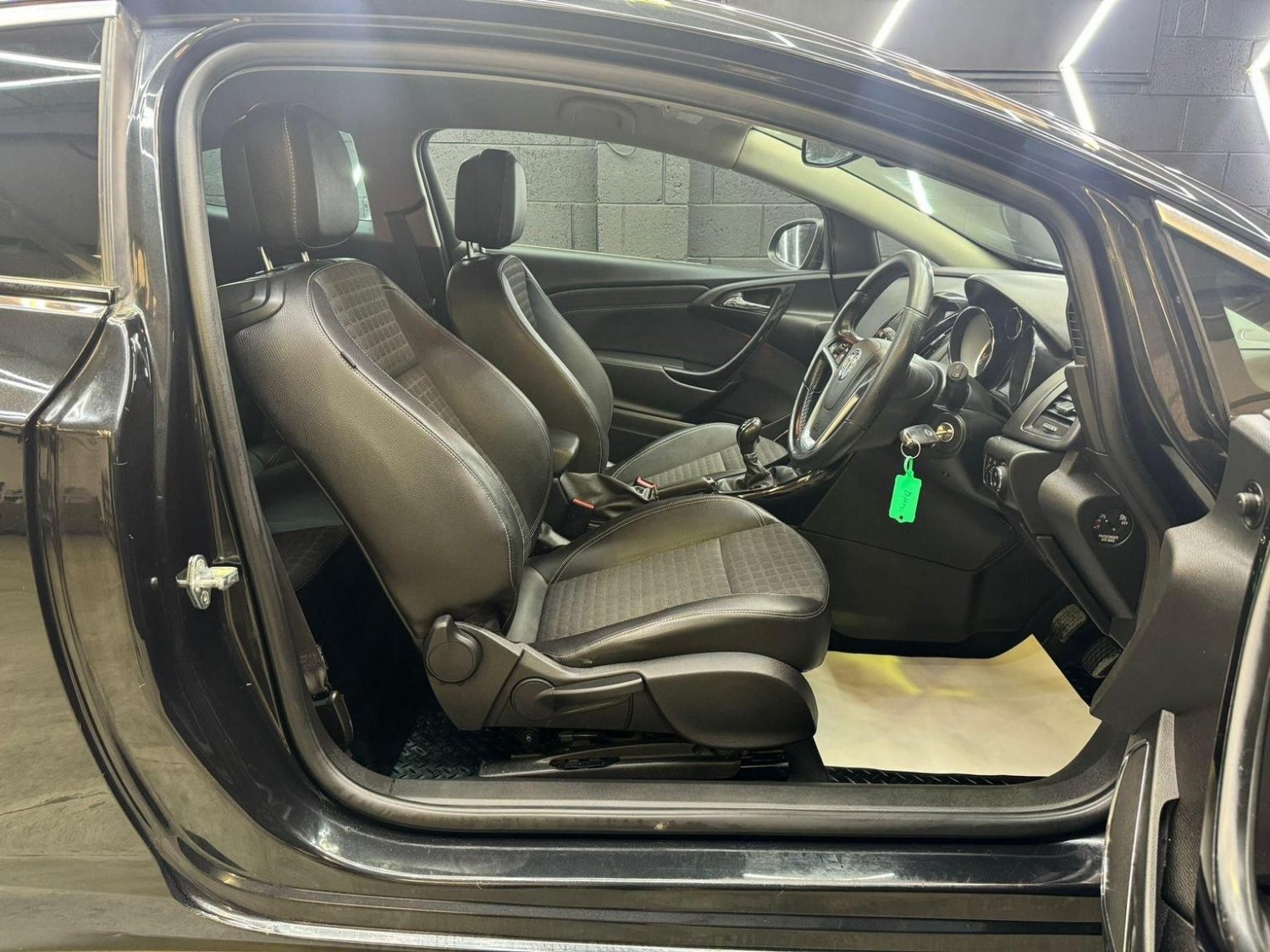 Used Vauxhall Astra GTC 2016 for sale - 76725753: Photo 25