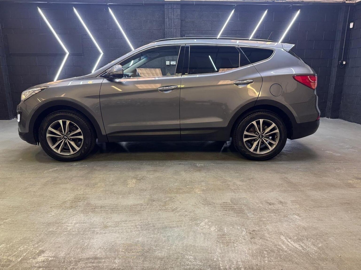 Used Hyundai Santa Fe 2014 for sale - 76725755: Photo 10