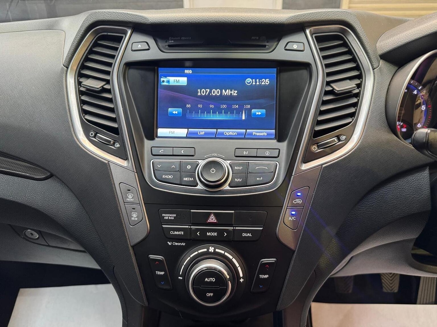 Used Hyundai Santa Fe 2014 for sale - 76725755: Photo 37