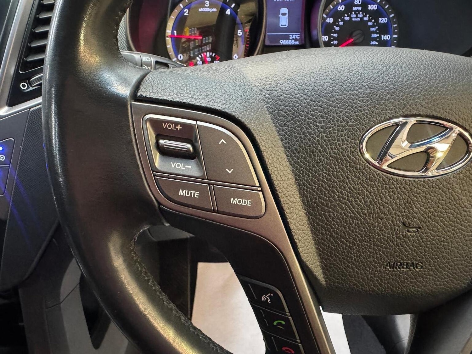 Used Hyundai Santa Fe 2014 for sale - 76725755: Photo 39