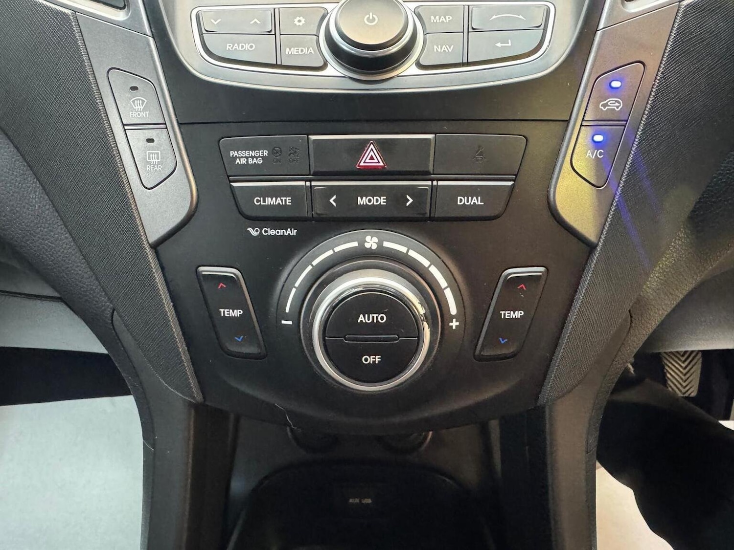 Used Hyundai Santa Fe 2014 for sale - 76725755: Photo 40