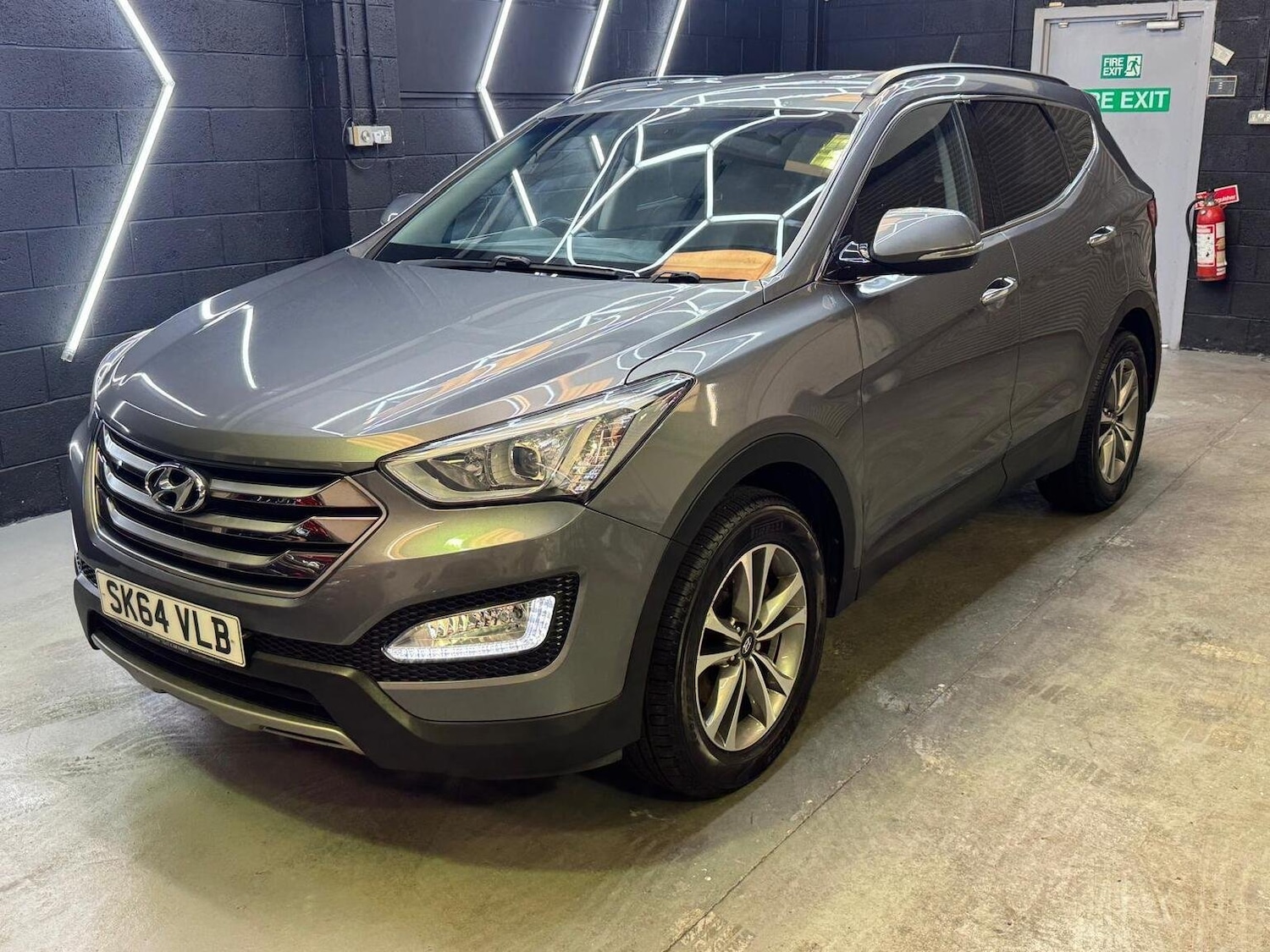 Used Hyundai Santa Fe 2014 for sale - 76725755: Photo 5