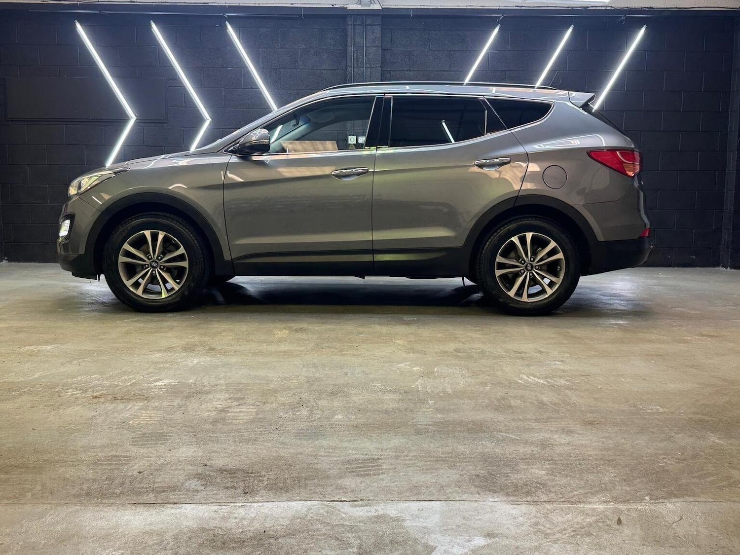 Used Hyundai Santa Fe 2014 for sale - 76725755: Photo 7