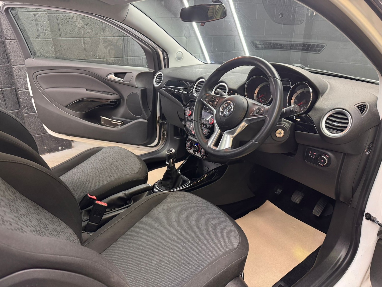 Used Vauxhall ADAM 2017 for sale - 77830151: Photo 33