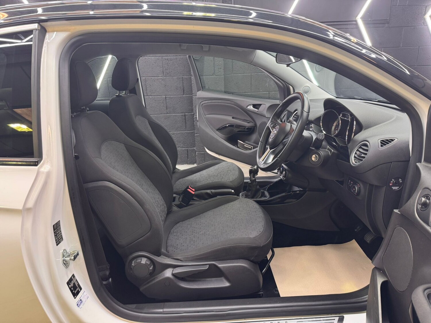 Used Vauxhall ADAM 2017 for sale - 77830151: Photo 34