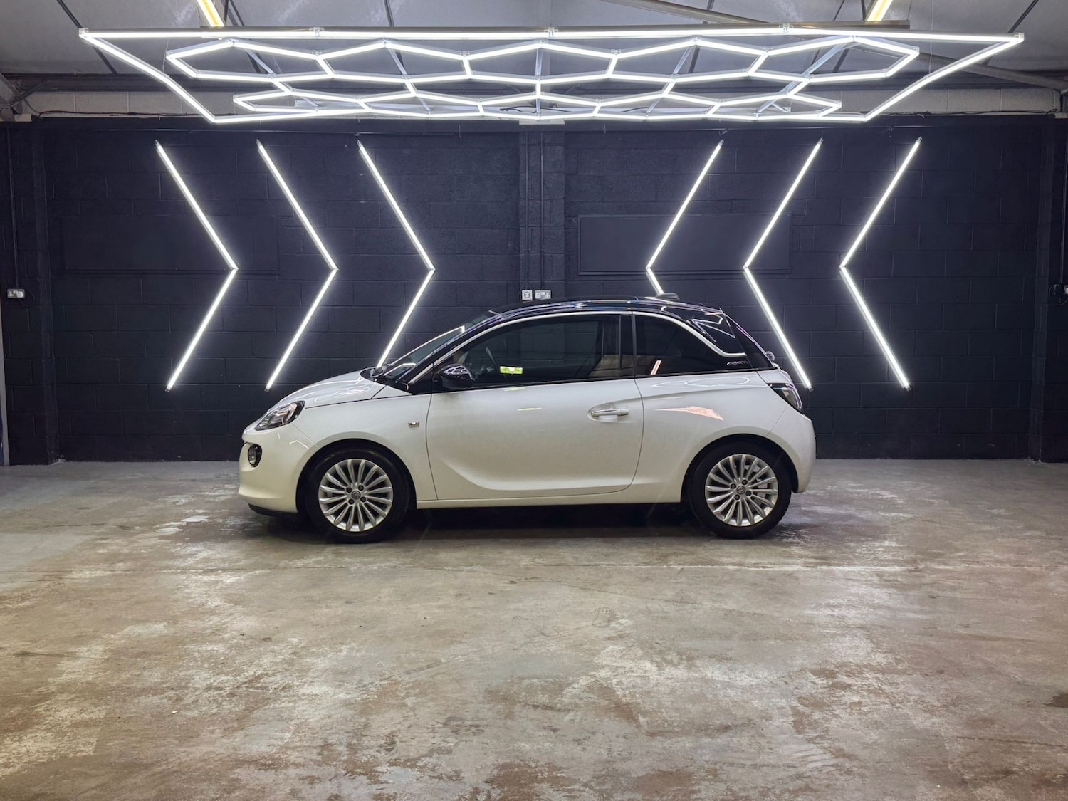 Used Vauxhall ADAM 2017 for sale - 77830151: Photo 4