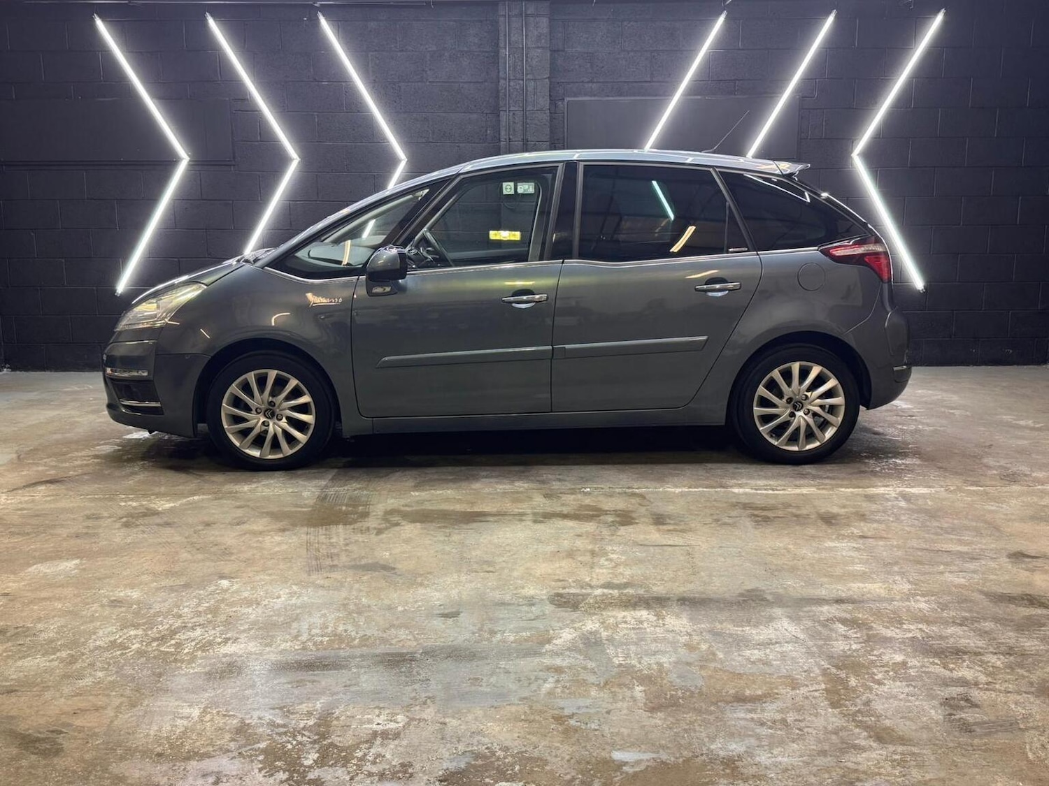 Used Citroen C4 Picasso 2011 for sale - 77474866: Photo 10