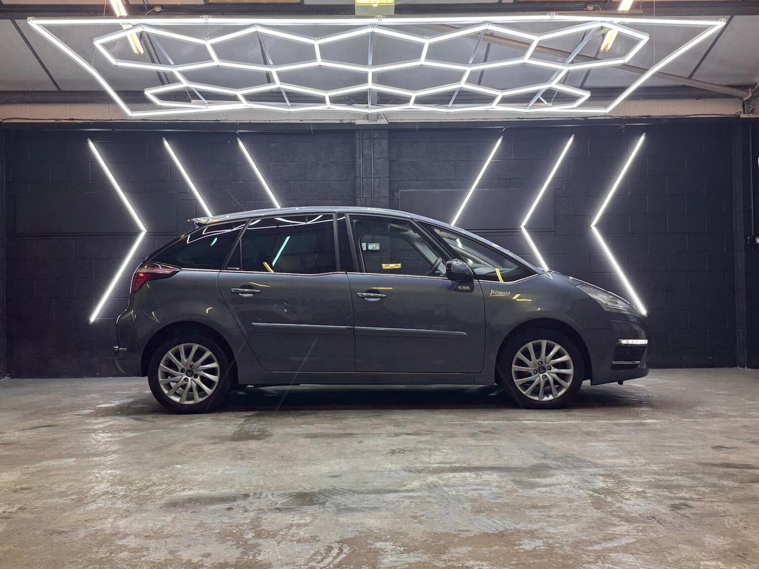 Used Citroen C4 Picasso 2011 for sale - 77474866: Photo 30