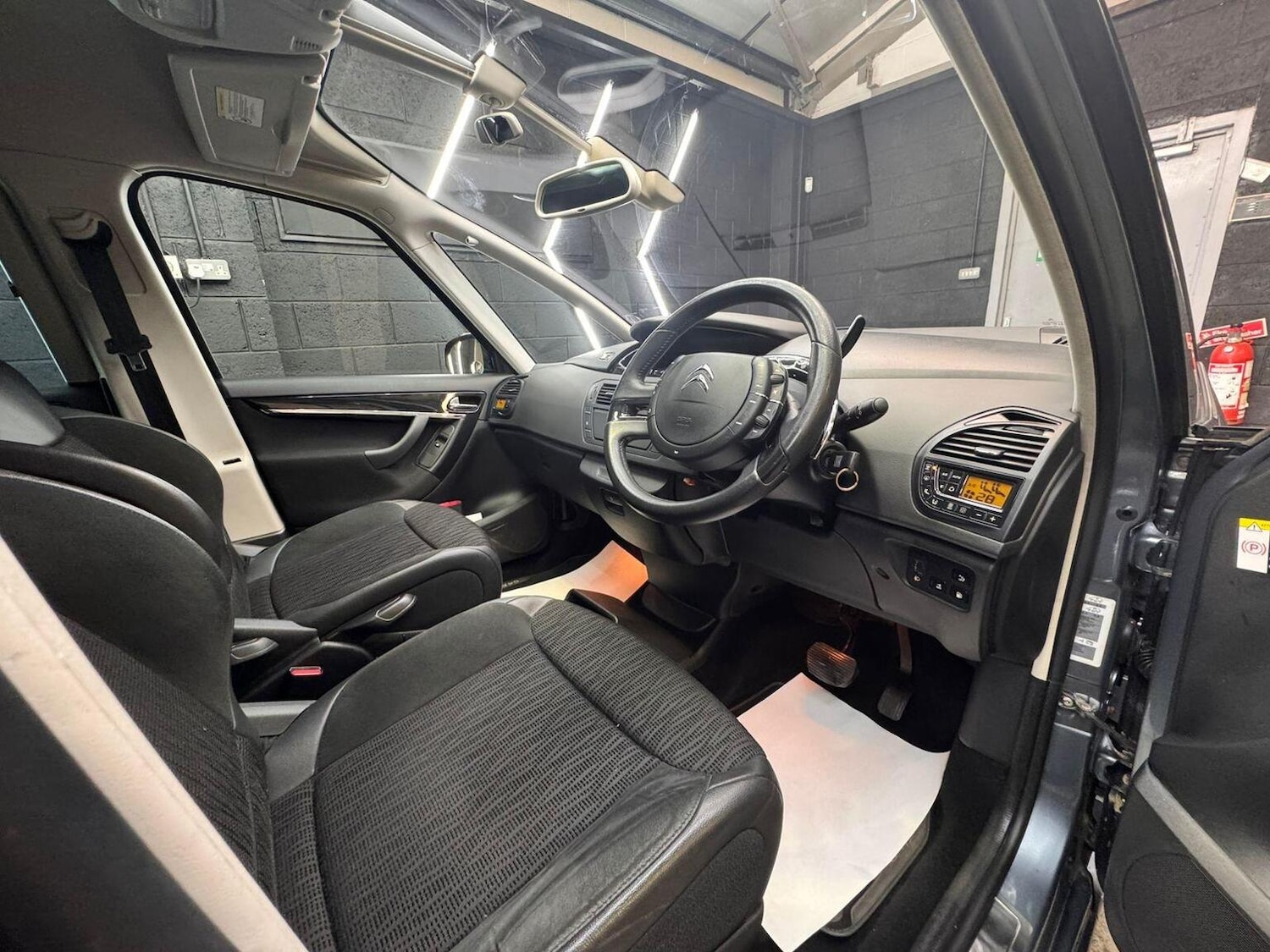 Used Citroen C4 Picasso 2011 for sale - 77474866: Photo 37