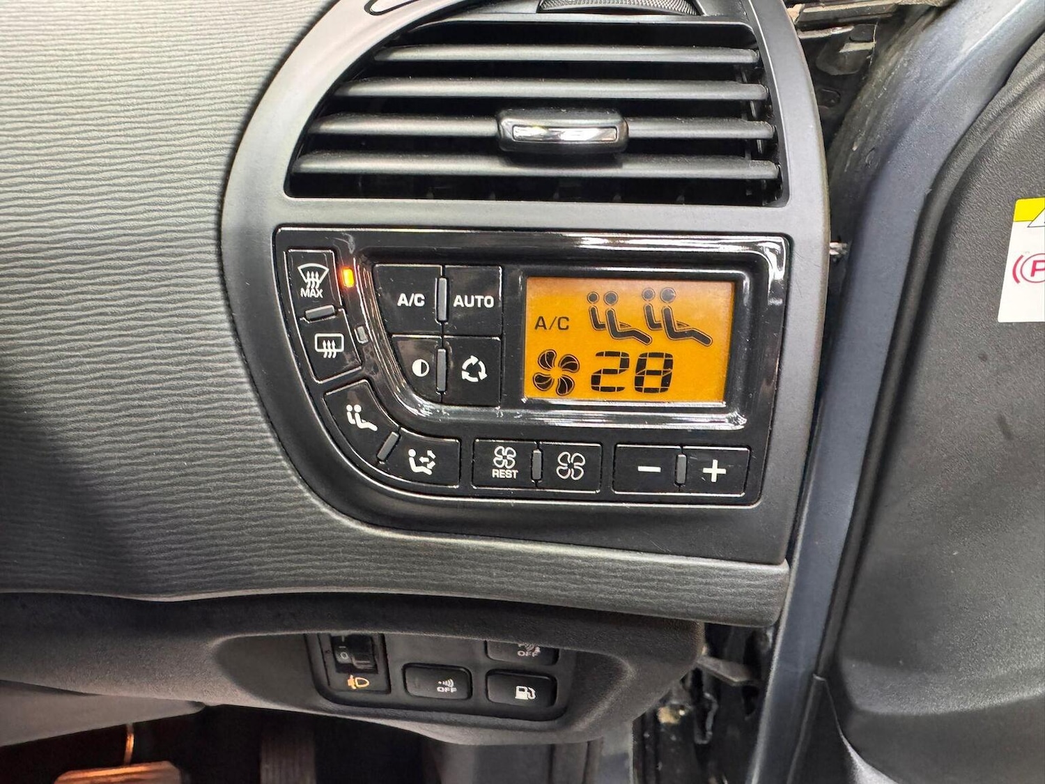 Used Citroen C4 Picasso 2011 for sale - 77474866: Photo 39