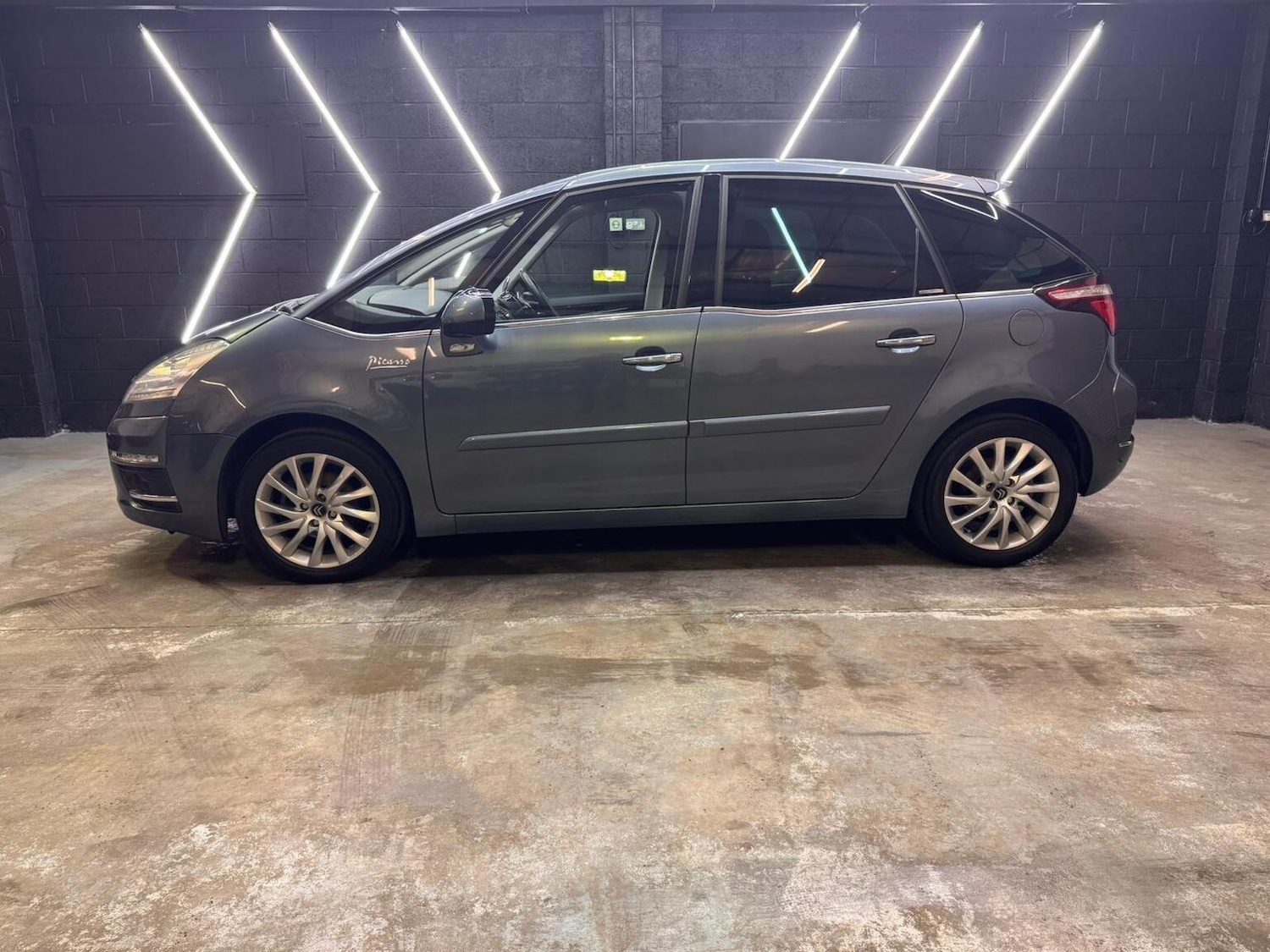 Used Citroen C4 Picasso 2011 for sale - 77474866: Photo 9
